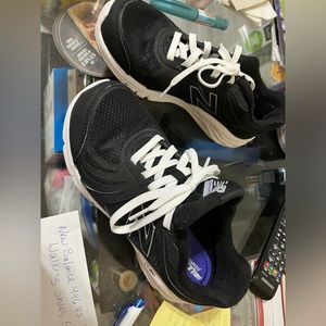 New Balance Women’s 496 V3 shoes